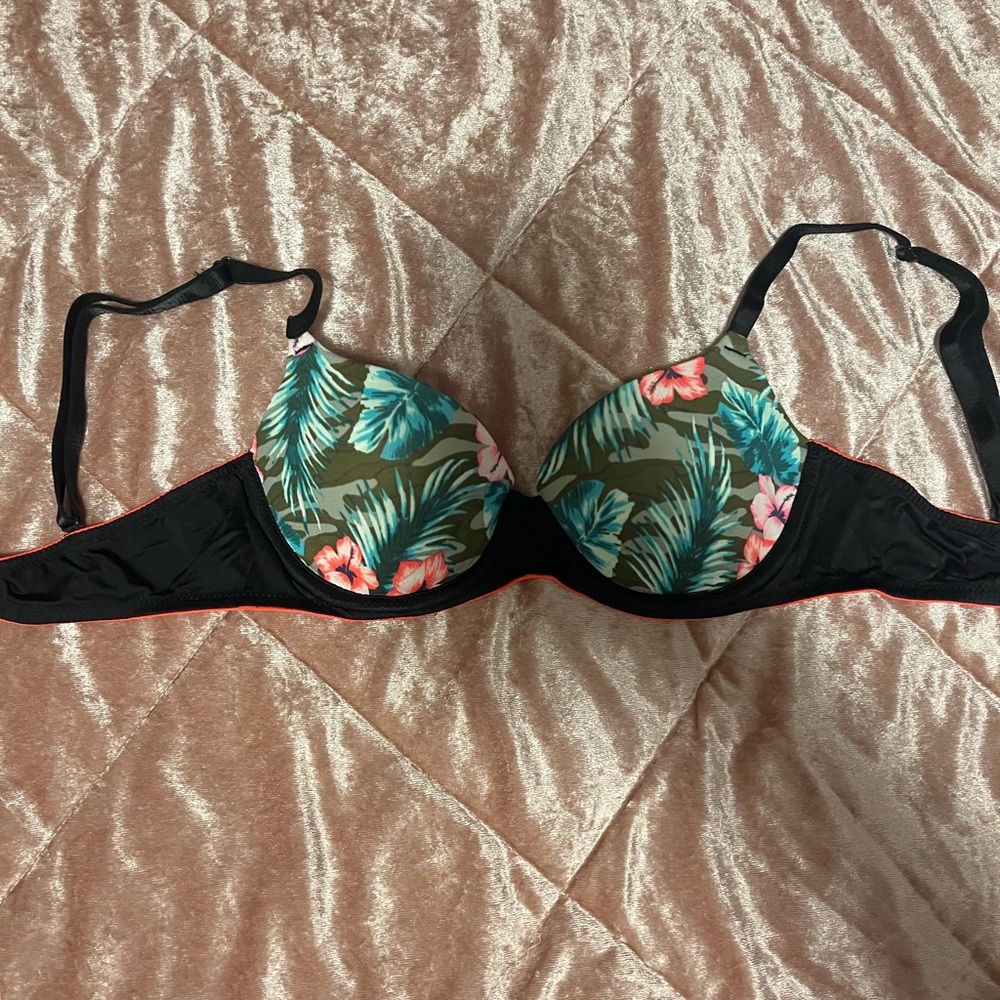Victorias Secret Tropical Print Bra